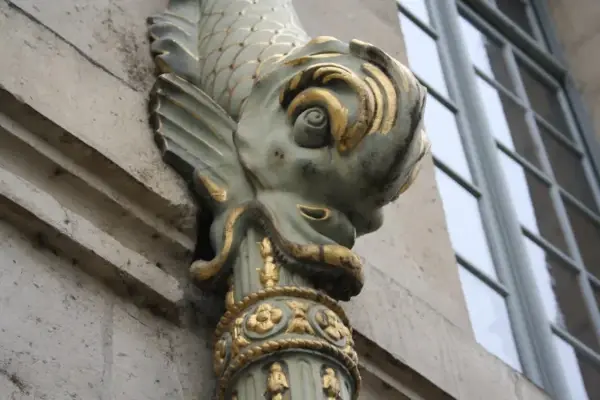 Le dauphin de la gouttiere de lhotel de lauzun e1485452740508 jpg